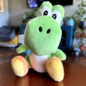 Super Mario Green Yoshi Nintendo 10”‎ inch Plush Stuffed Doll Toy 2017